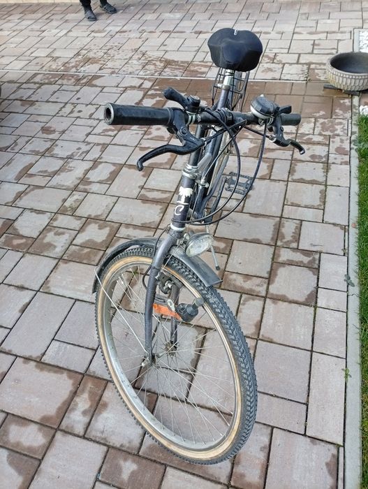 Vând bicicletă utilizată