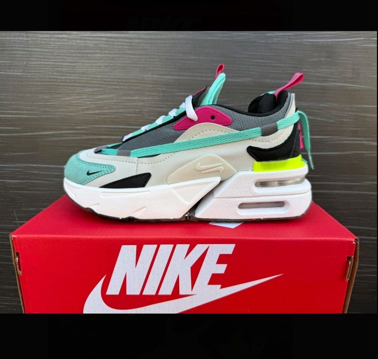 Nike  furyosa (W)