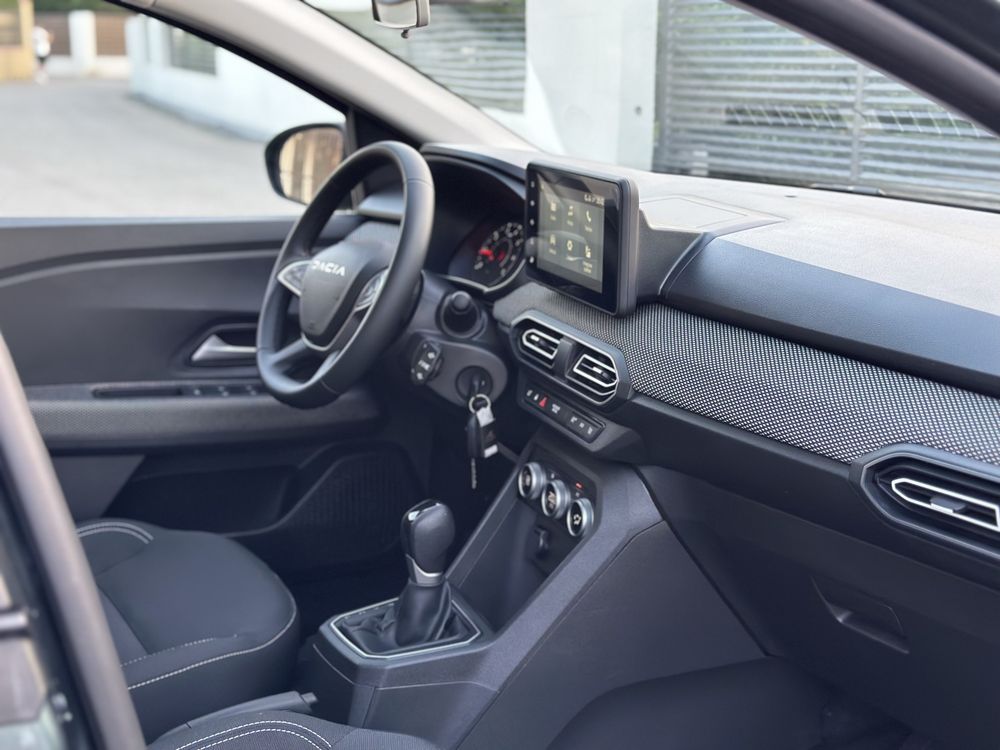 Dacia Sandero / 12/2024 / Garantie 2027 / 3500 Km