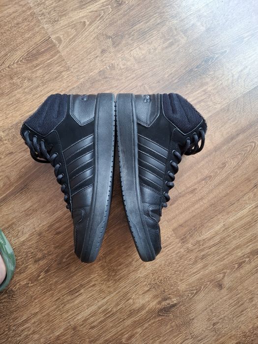 Vând adidas negrii 44