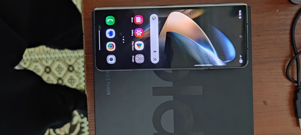 Z fold 4 dual sim 512gb faqat obmen