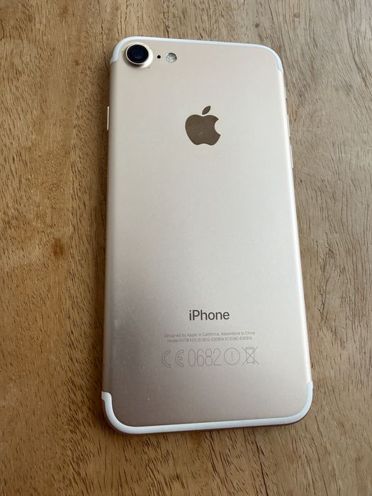 Iphone 7, 64 gb, Gold. IMPECABIL