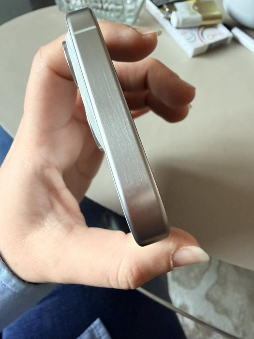 Iphone 15 pro ,128gb.