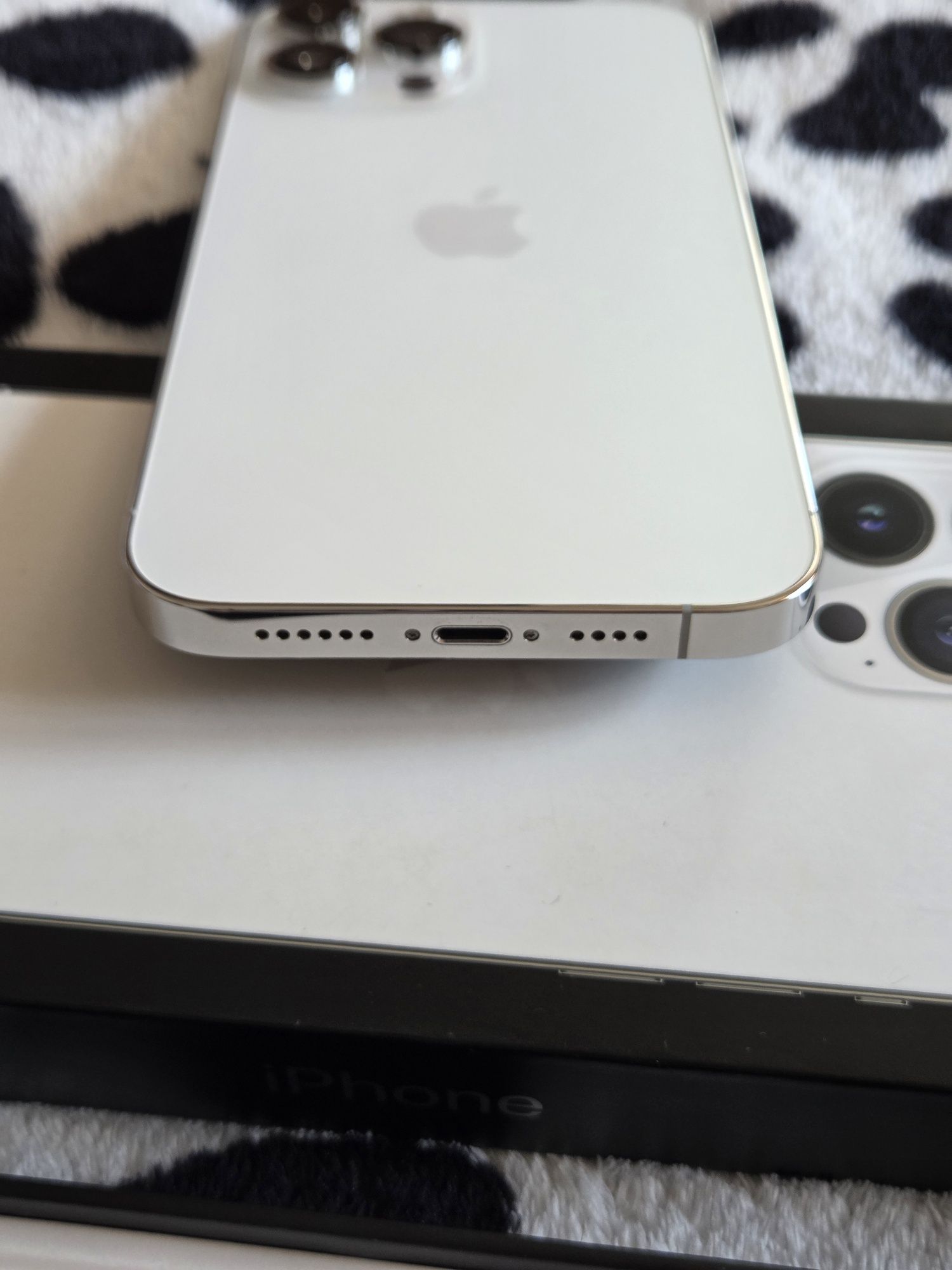 Vand IPhone 13 pro max 256GB baterie 86% Full box