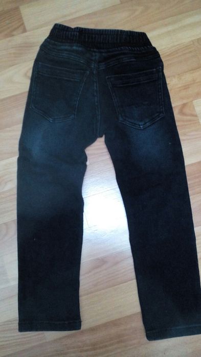 Дънки и тениска и яке