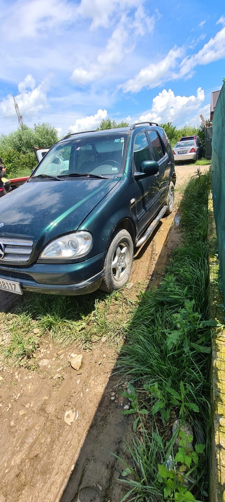 Dezmembrez Mercedes ML 2004 3.2 benzina