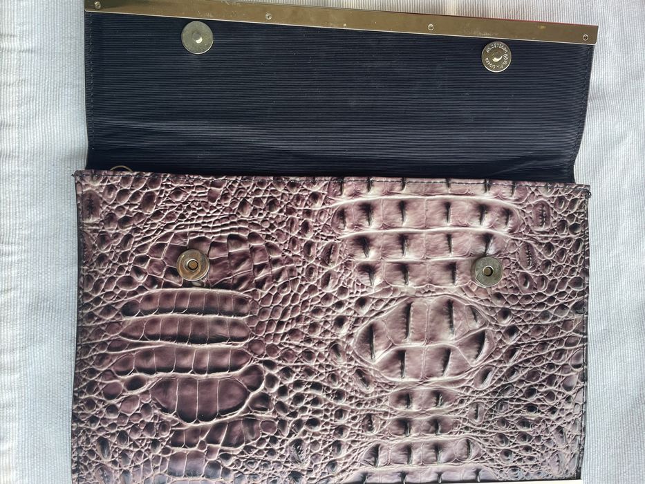 Чисто Нова чанта Axel