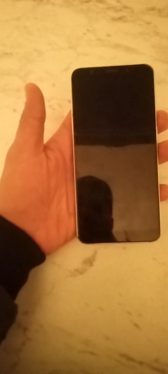 Redmi 5 plus hamma joyi zoʻr ishlaydi ekran shissha almashgan