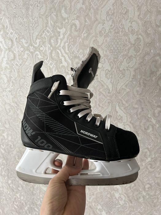 Продам коньки 36 размера