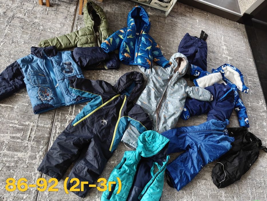 Лот детски зимни дрехи, якета, гащеризони, шапки