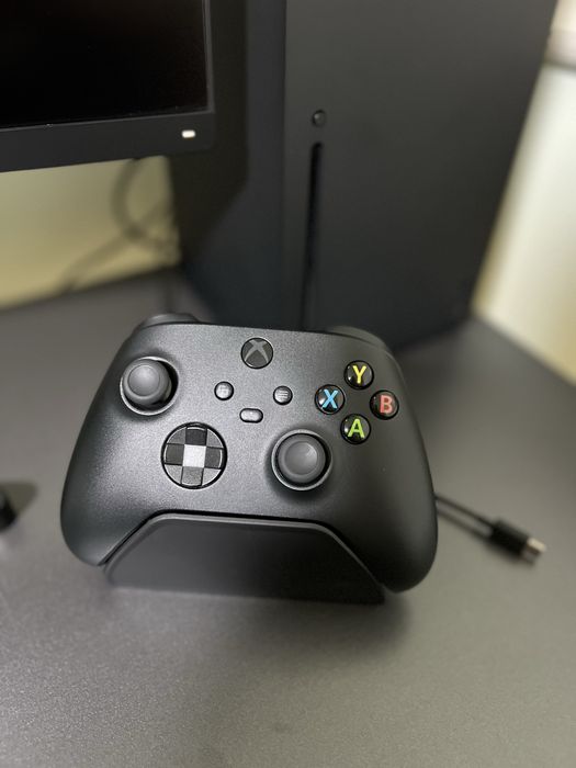 Срочно продаю XBOX SERIES X