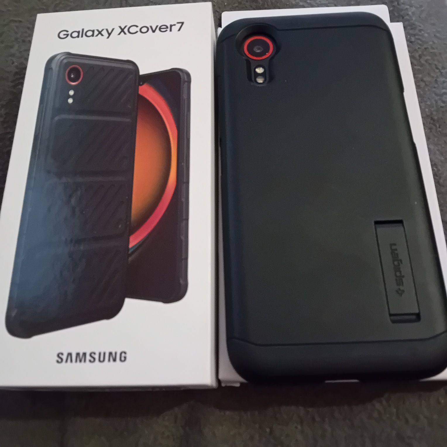 Samsung Galaxy Xcover 7 + Spigen tough armor case