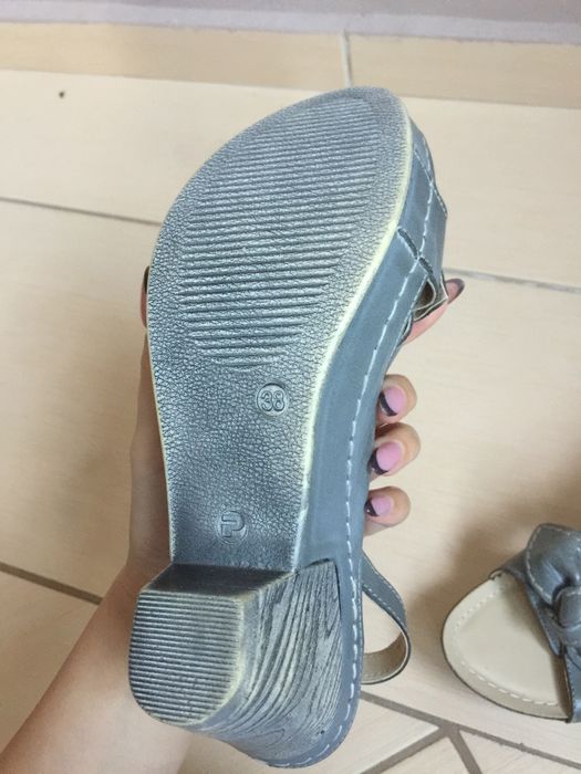 Дамски сандали на ток