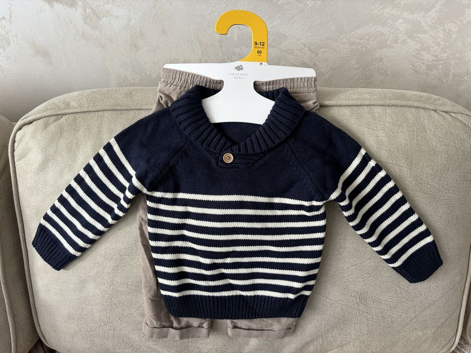 Комолект пуловер и джинси на Primark