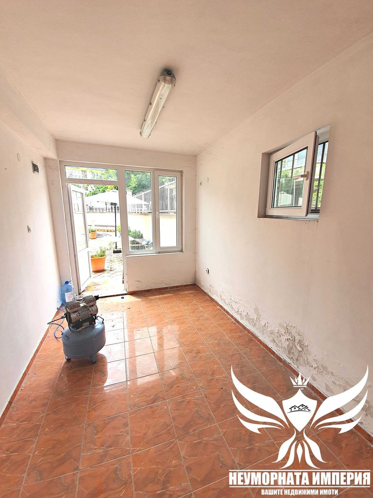 Дава се под наем Офис в Асеновград - 12 кв.м за 82 € - Снимка #4