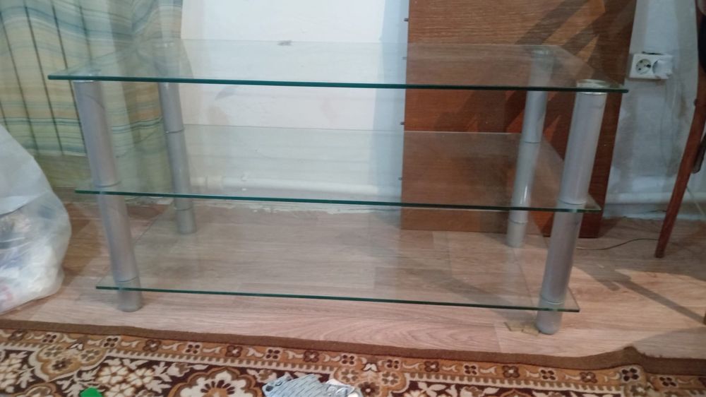 Продам тумбу под телевизор