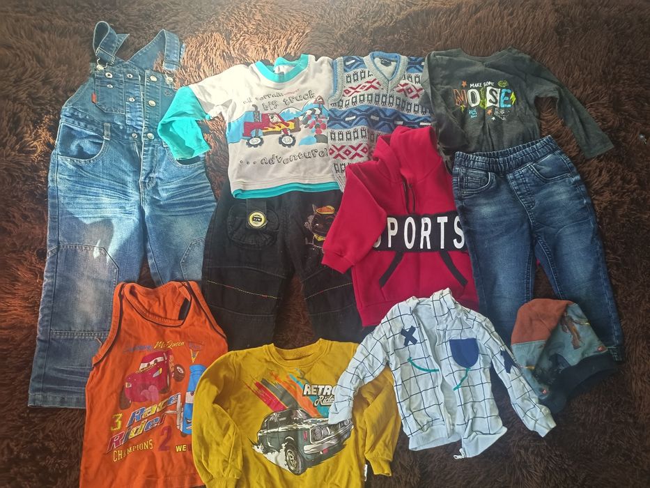 Отдам даром детские вещи