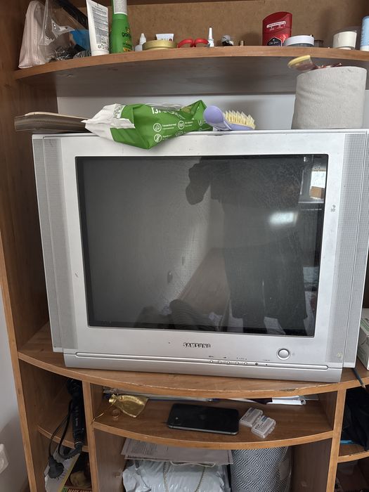 Телевизор Samsung старый