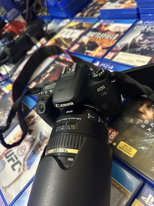 Canon EOS 77d+ Obiectiv Tamron SP 70-300mm f/4-5.6 Di VC USD impecabil