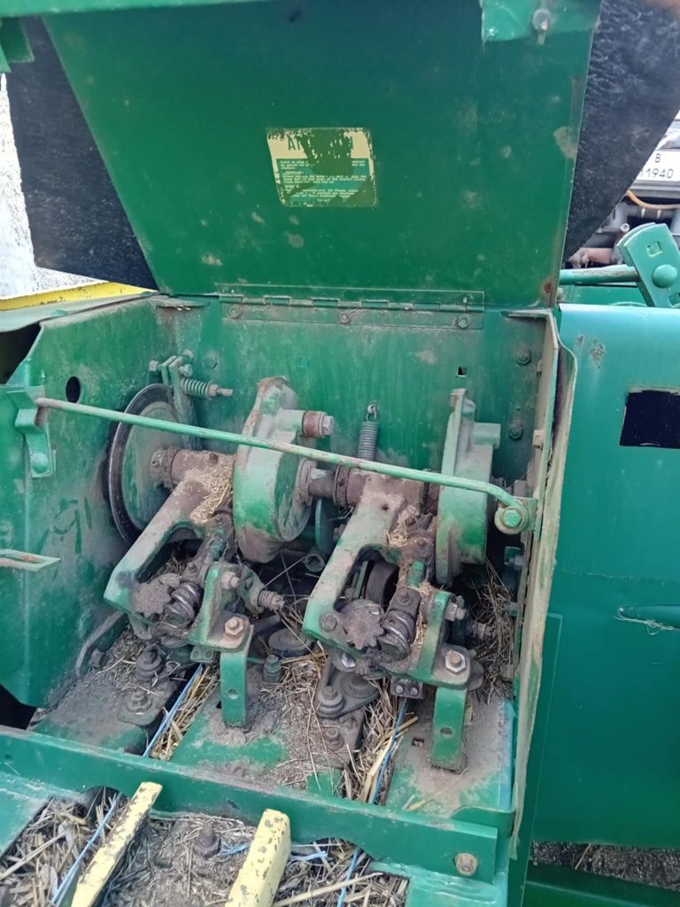 балировачка John Deere