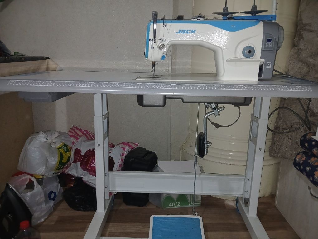 Tikuv moshina JACK F4