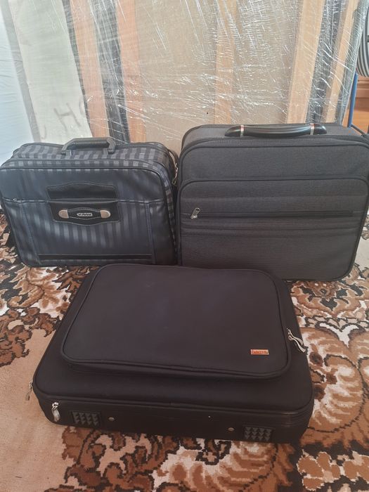 Genți medii,Laptop