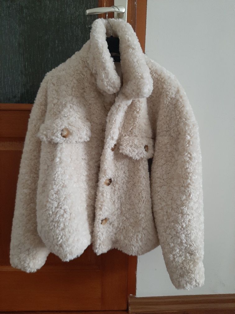 Teddy coat scurt Zara