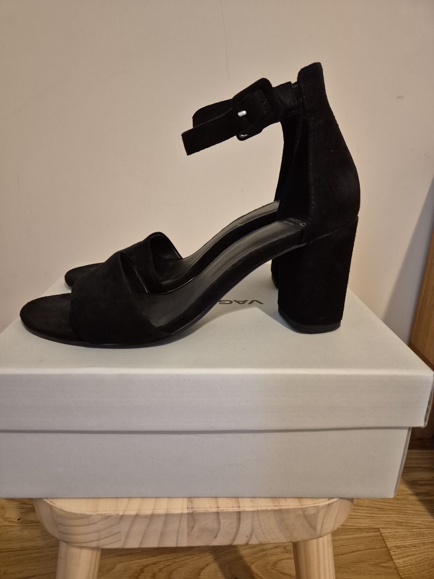 Sandale 38 Vagabond, piele intoarsa