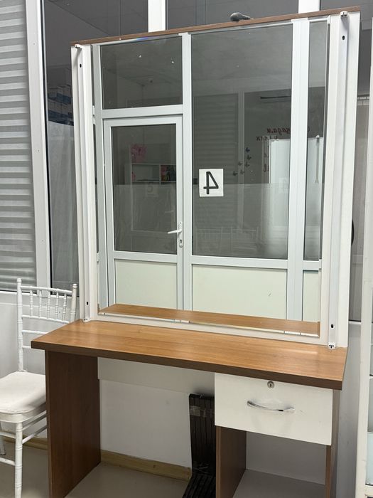 Туолетный столик с освешением