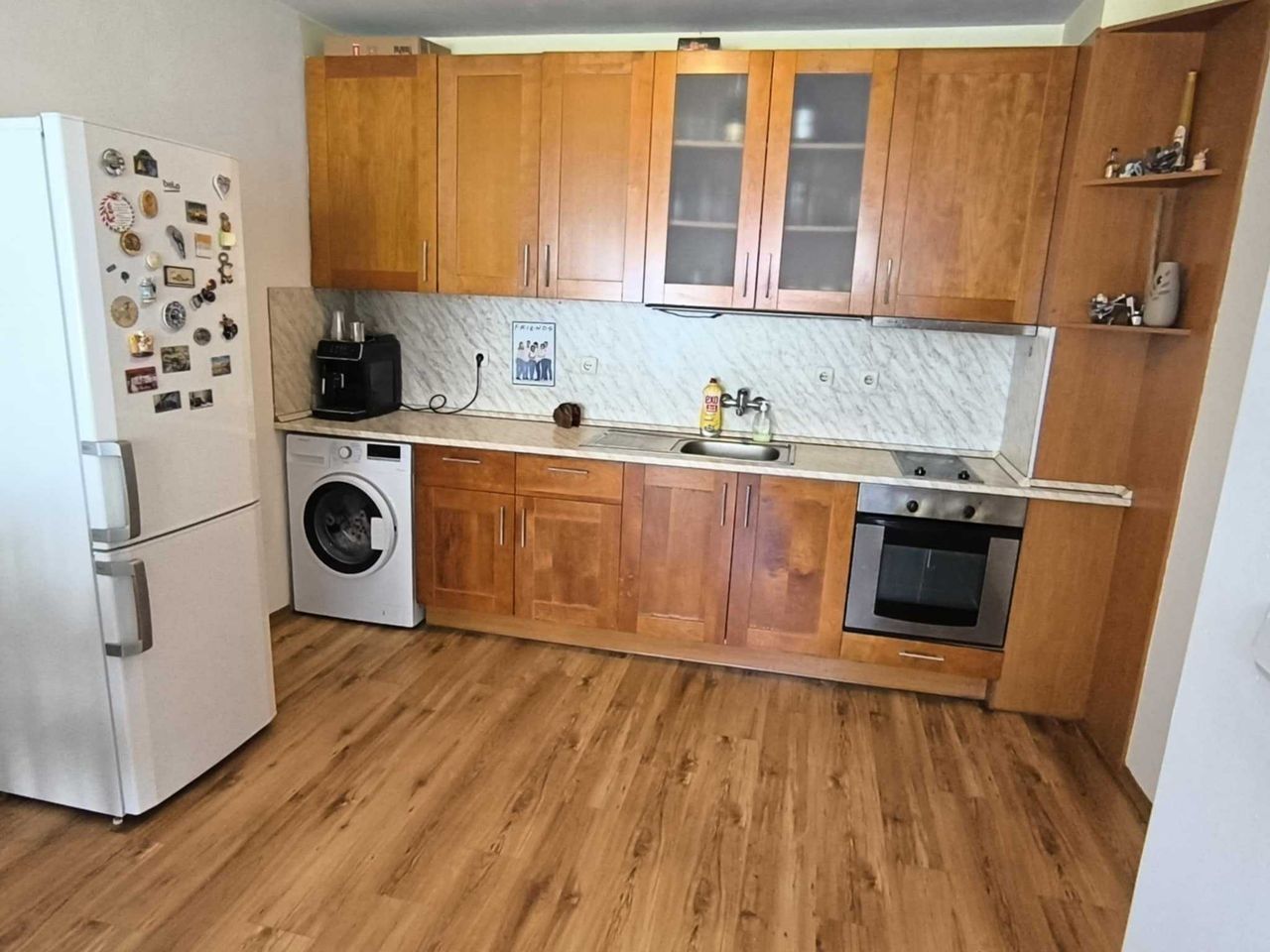 Дава се под наем Тристаен апартамент в София, Център - 100 кв.м за 870 € - Снимка #8