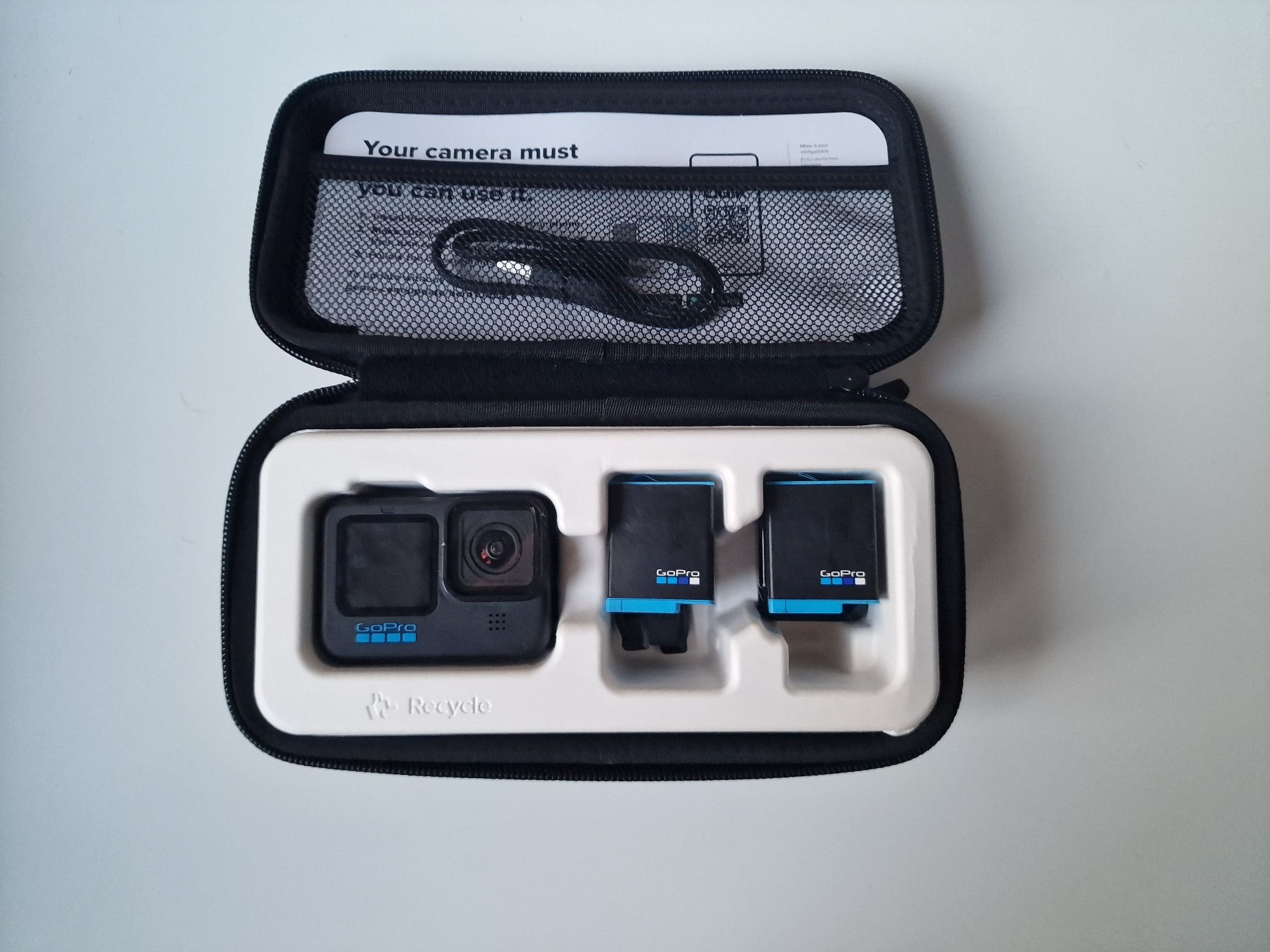 Vând camera GoPro Hero 10 black nou nouț pachet promo cu 3 acumulatori