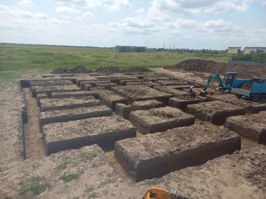 Miniexcavator si bobcat