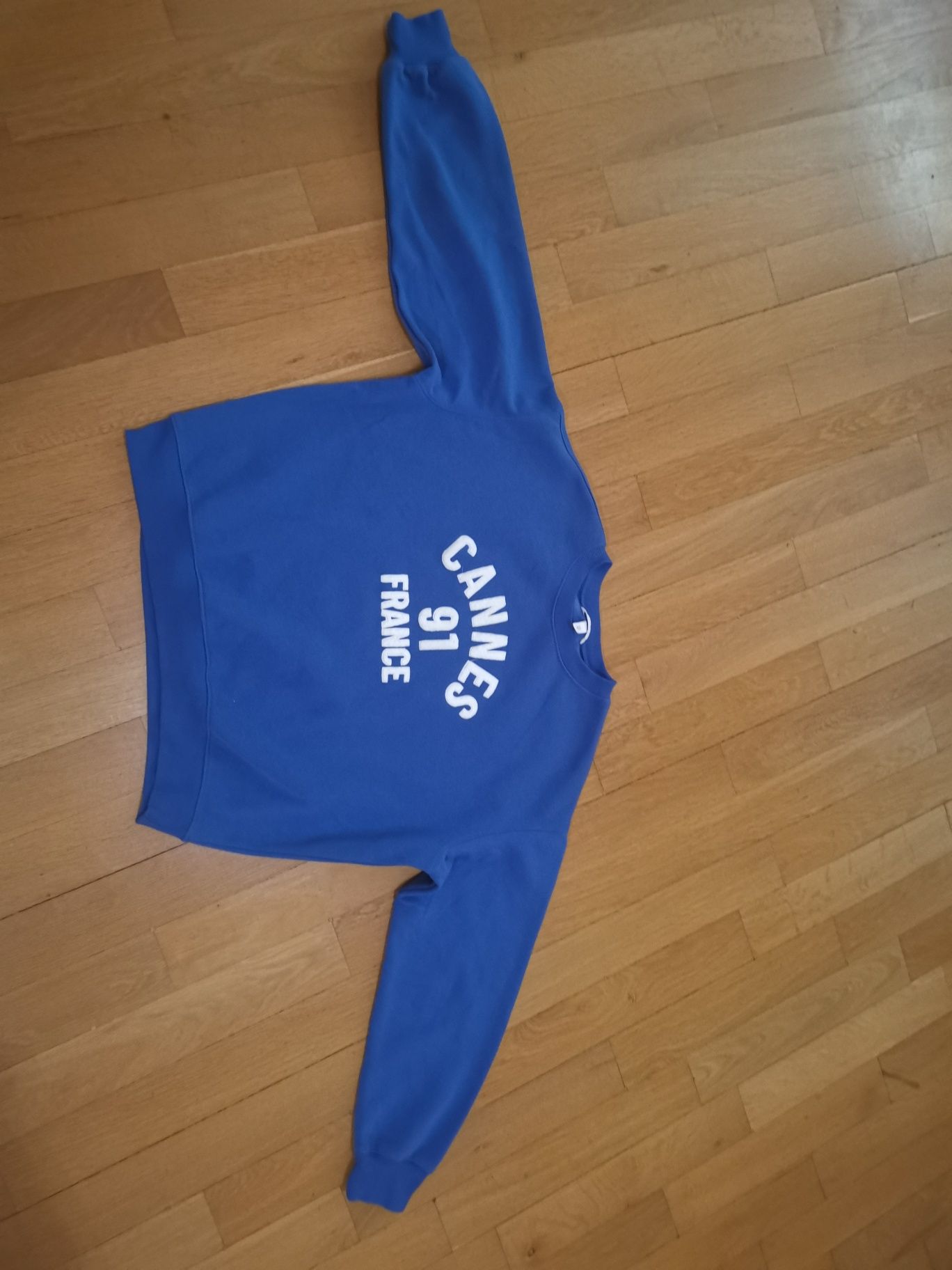 Продавам нова блуза H&M