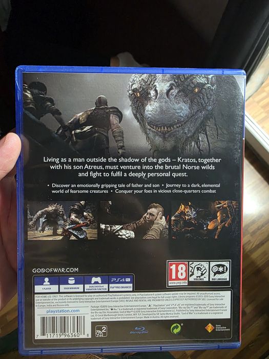 Vând/schimb gow cu spiderman