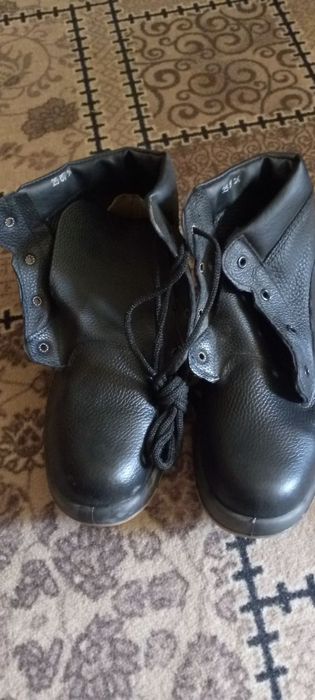 Ботинки новые в отличном состояние