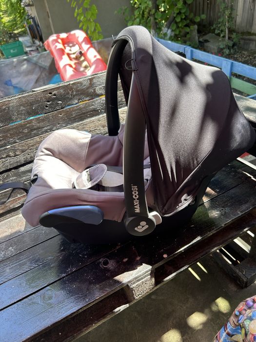 Pachet Carucior,2 triciclete,scoica,1scaun masa bebe, 2 balansoare,