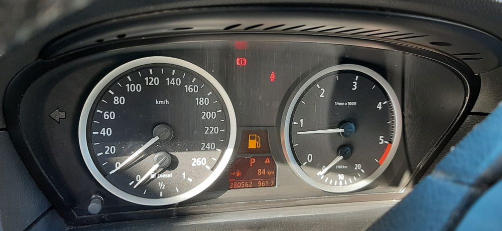 Se oferă spre vânzare BMW 520 e60
