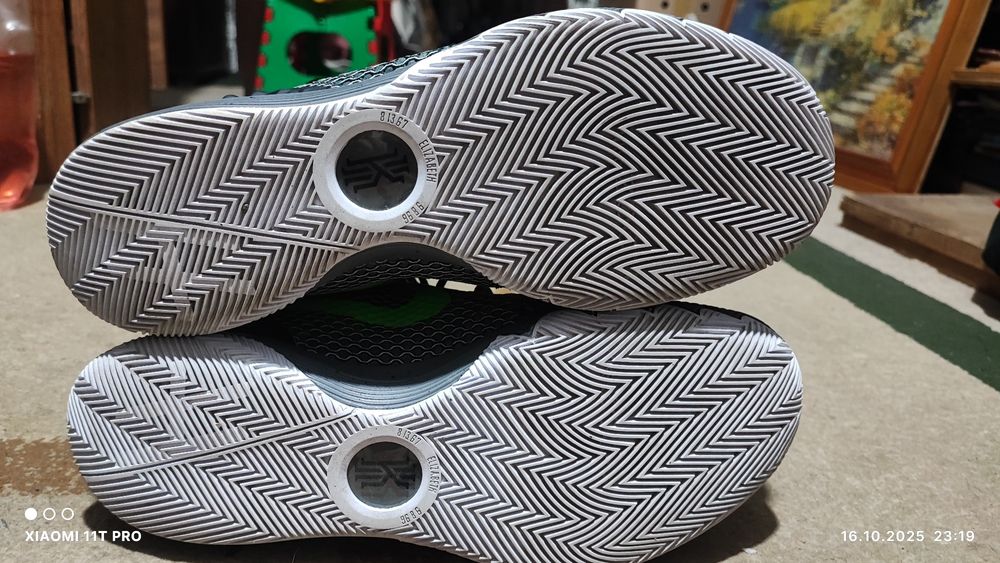 Продается баскетбольные кроссовки Nike kyrie 1