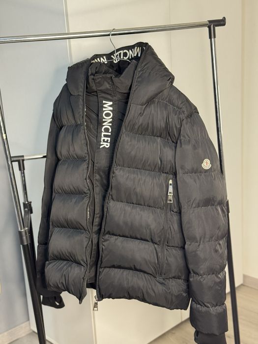 Geaca Moncler originala