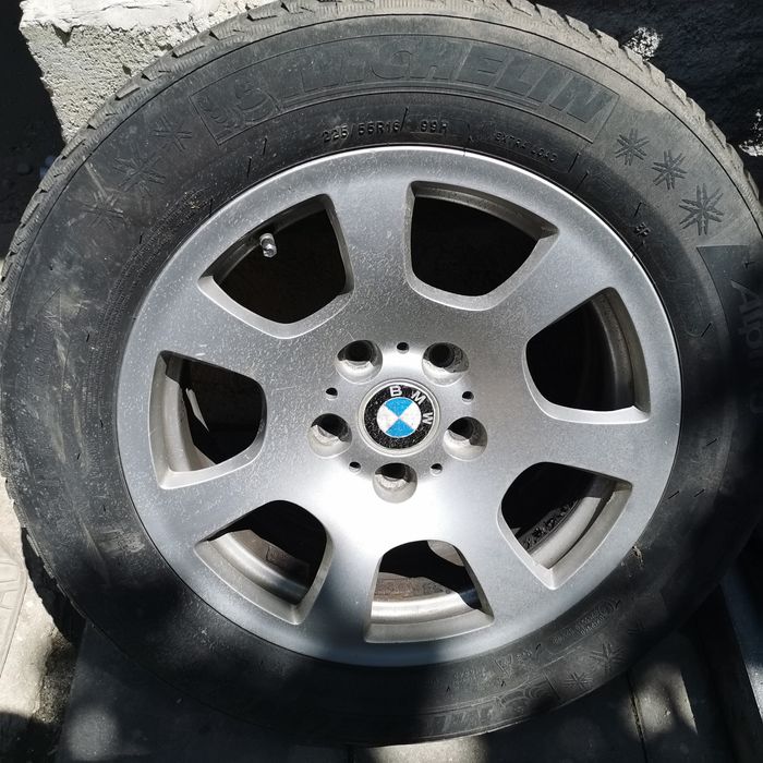 Jante BMW r 16 cu tot cu cauciucuri de iarna. (pentru  e60)