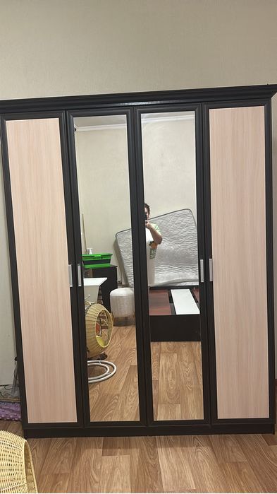 Продам спальный гарнитур