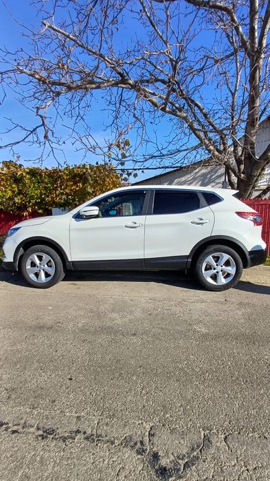 Nissan Qashqai 2017. Stare impecabilǎ, cutie manula, motor 1.5………….etc