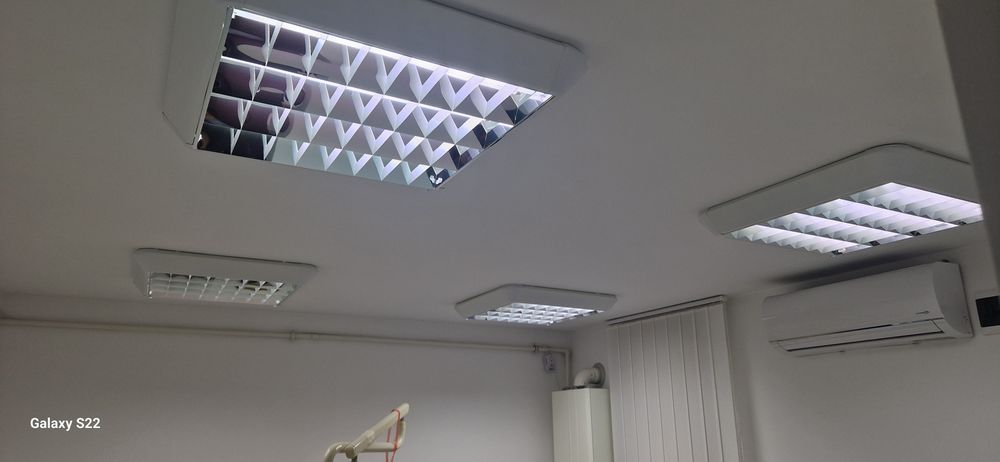 Vând plafoniere 60x60