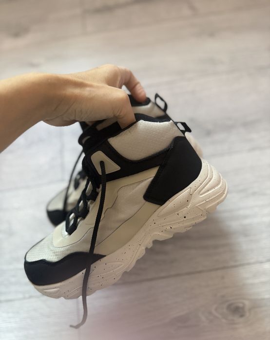 Спортни боти Reserved 36 номер