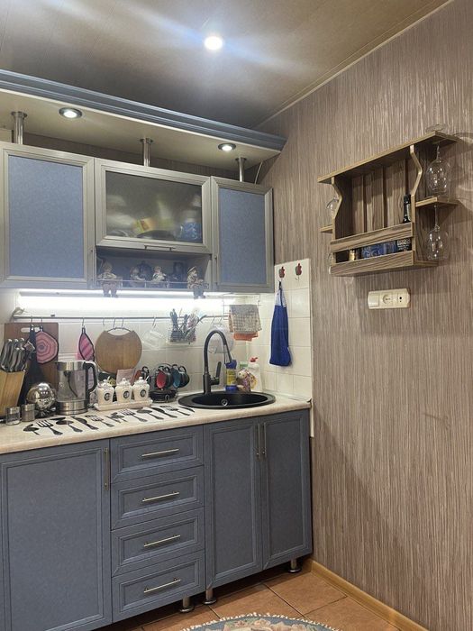 Продается квартира на Чиланзаре-13 кирпич 2/4/4