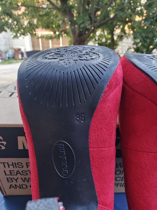 Pantofi rosii cu piele intoarsa - Graceland