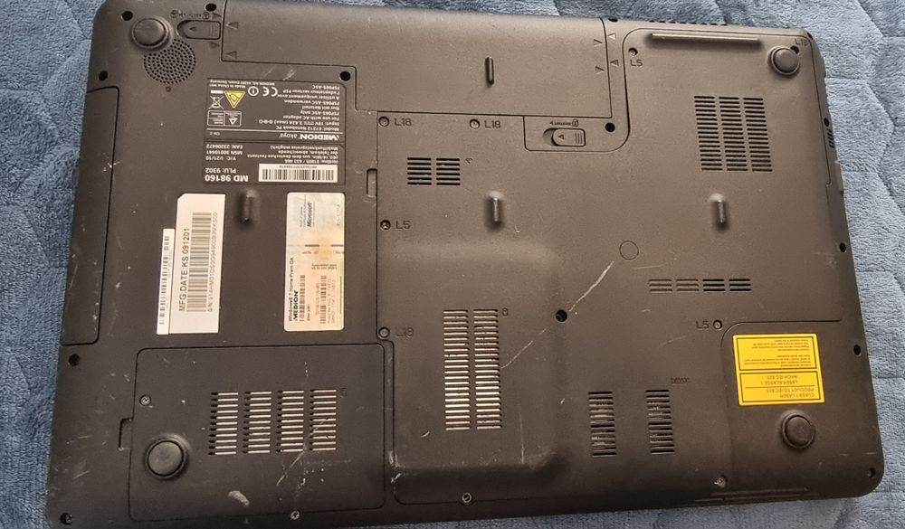 Лаптоп Medion E7212 за части