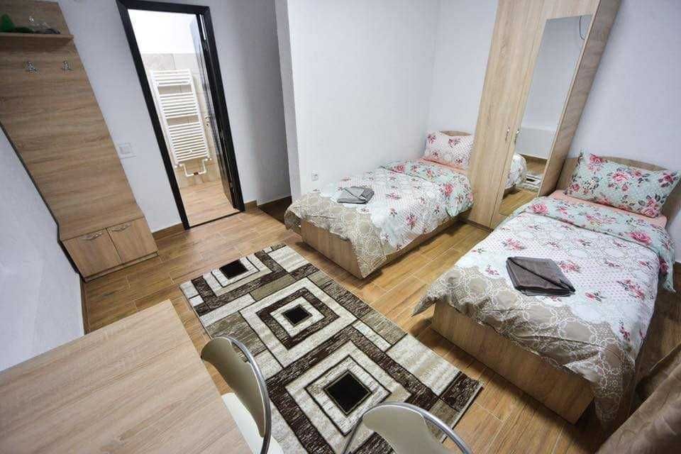 Inchiriez camere in vila cu utilitati incluse