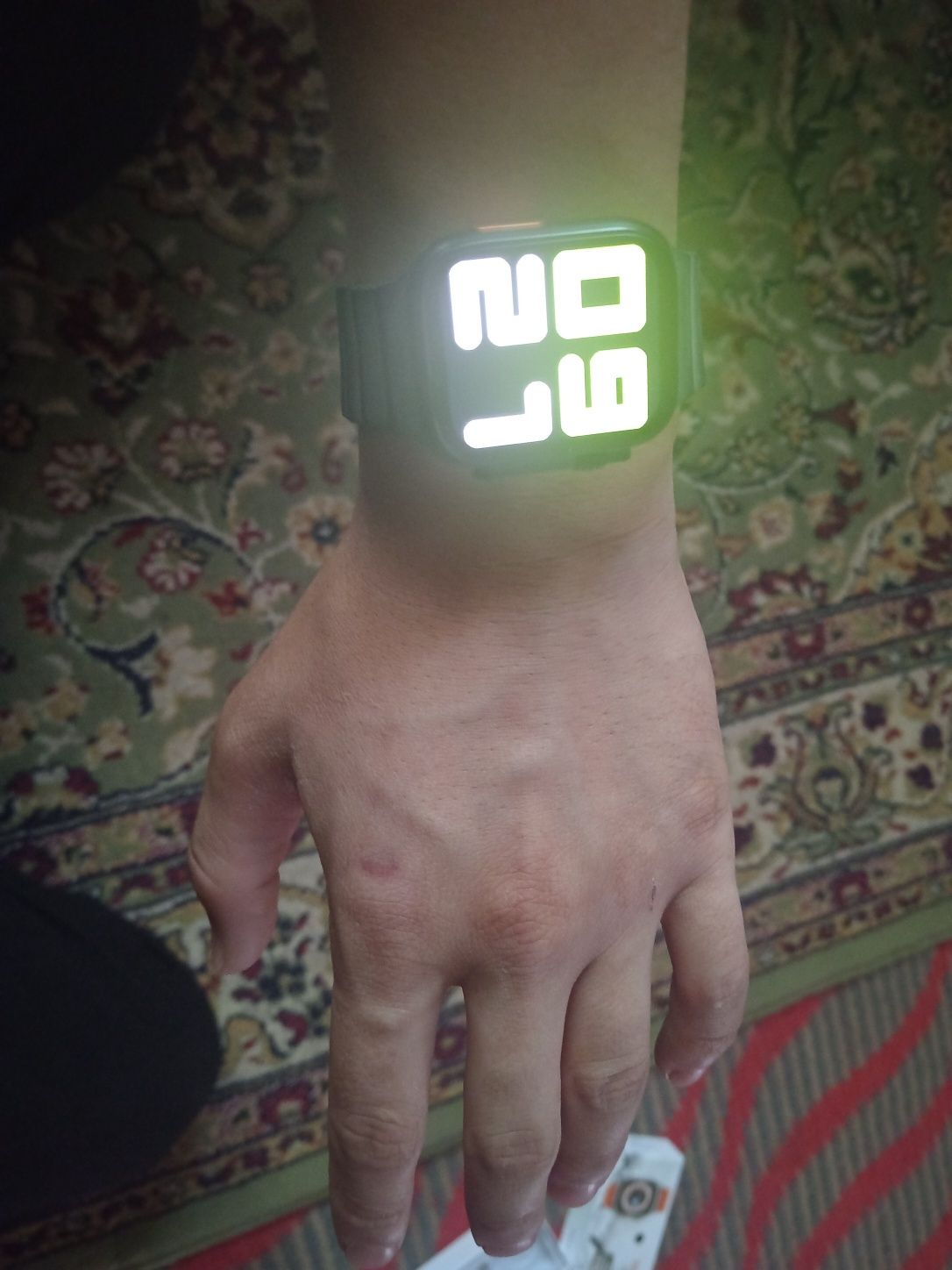 Smart Watch sotiladi
