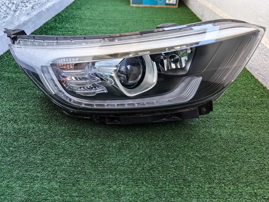 Фар за Kia Stonic / Фар за Кия Стоник